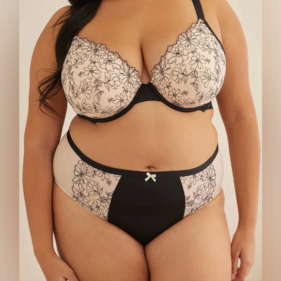 Deesse Lingerie Other - Déesse lingerie Bra 38G black and light pink + panties